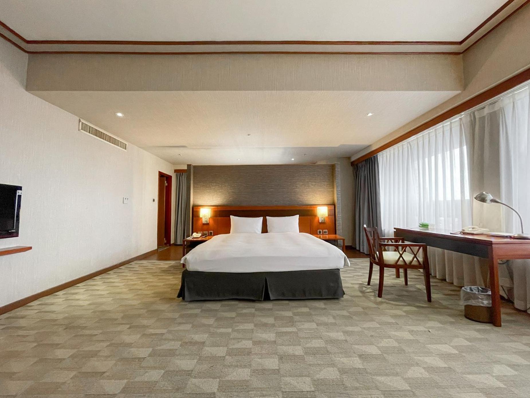 Guide Hotel Hsinchu Zhongyang Exteriör bild